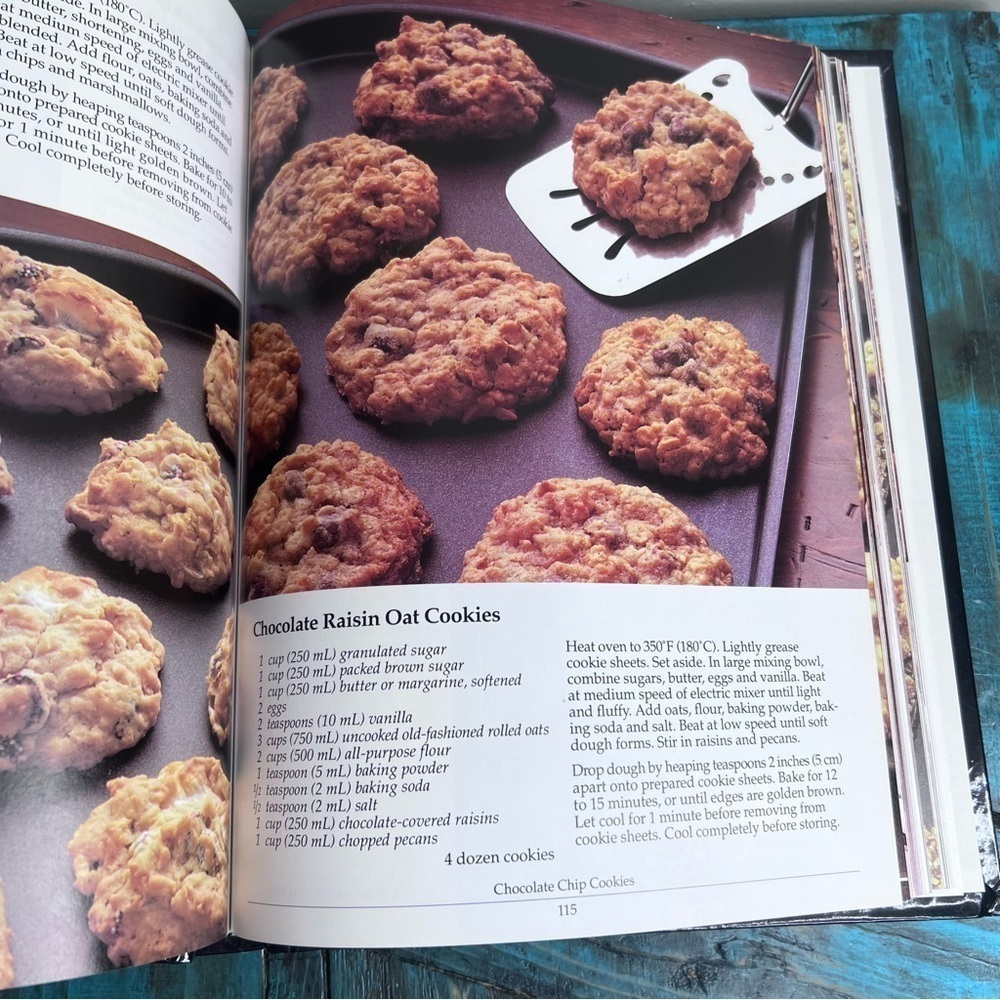 Vintage 90s Cookies Recipe Book - Picture 5 of 8